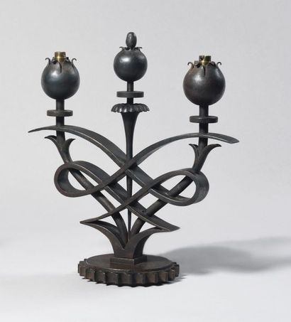null LASZLO KATONA (1850-1933) Wrought iron lamp with black patina and three tulips,...