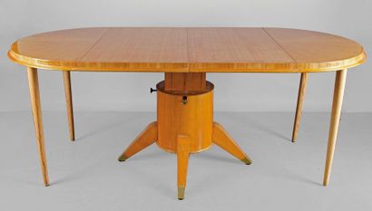 null WORK OF THE 1940's Pedestal table dining table in maple and maple curling resting...