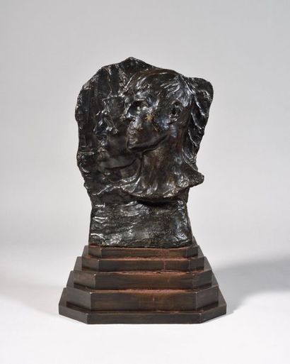 null CONSTANTIN MEUNIER (1831-1905) « Profil de deux jeunes gens », vers 1900 Bronze...