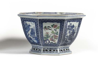 null China Octagonal porcelain planter, the openwork base decorated in blue underglaze...