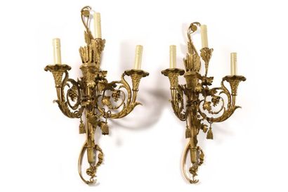 null Pair of gilt bronze sconces with three branches of light in the shape of a horn...