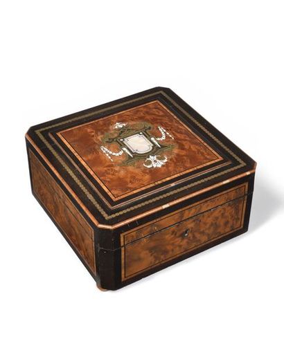 Quadrangular jewelry box with cut sides in...
