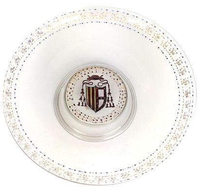null VENICE Glass bowl on pedestal enhanced with a 17th century coat of arms Top:...