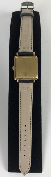 null JAQUET DROZ, circa 1960 Bracelet watch in 18k yellow gold, guilloché bezel,...