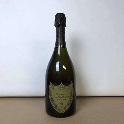 null 1 bottle CHAMPAGNE DOM PERIGNON 1992 Moët & Chandon (low light level, faded...