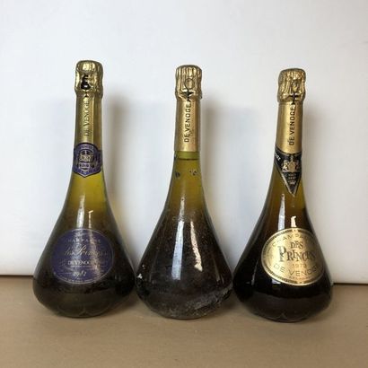 null 3 bouteilles : 1 CHAMPAGNE DE VENOGE 1982 Cuvée des Princes, 1 CHAMPAGNE DE...