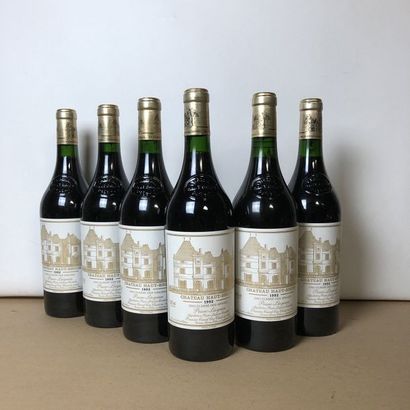 null 6 bouteilles CHÂTEAU HAUT BRION 1992 1er GCC Pessac-Léognan (niveaux : 4 très...