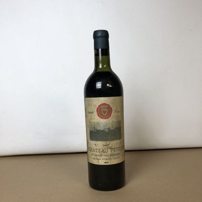 null 1 bouteille CHÂTEAU PETRUS 1947 Pomerol (niveau léger bas, étiquette sale, tachée,...
