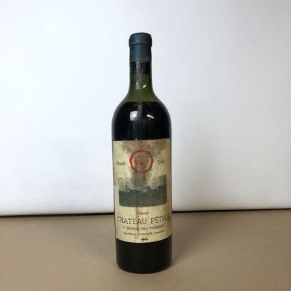 null 1 bouteille CHÂTEAU PETRUS 1947 Pomerol (niveau bas, étiquette sale, tachée,...
