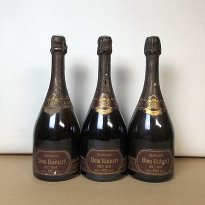 null 3 bouteilles CHAMPAGNE DOM RUINART 1982 Brut Rosé (étiquettes fanées, très léger...