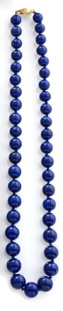 null Set of 2 NECKLACES made of lapis lazuli beads. One punctuated with 750 thousandths...