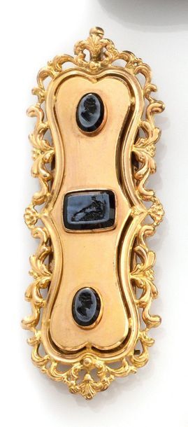 null BELT BUCKLE Napoleon III period in gilded metal and intaglio, the plate decorated...