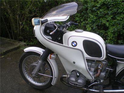 1971
BMW R75/5 Numéro de série 2977087 
Bel état d’origine 
Une famille depuis l’origine...