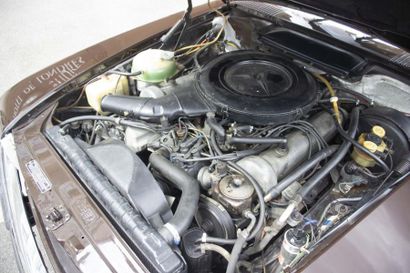 1977 MERCEDES-BENZ 450 SL CABRIOLET HARD-TOP Numéro de série 10704412041643
Très...