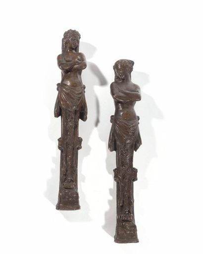 null Paire de caryatides en plâtre teinté façon bois. Dans le goût de la Renaissance....