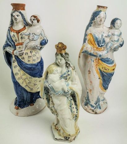 null NEVERS Trois figurines en faience représentant des Vierges, dont deux d'accouchées...