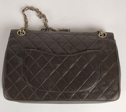 null CHANEL Timeless bag 26 cm in chocolate quilted leather. Golden chain shoulder...