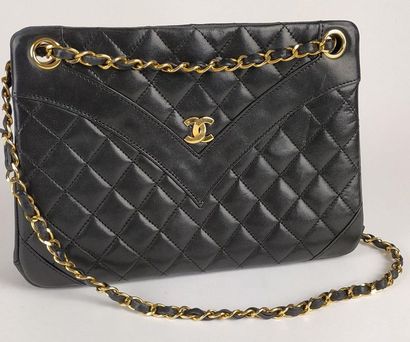 CHANEL Vintage quilted leather bag in black,...