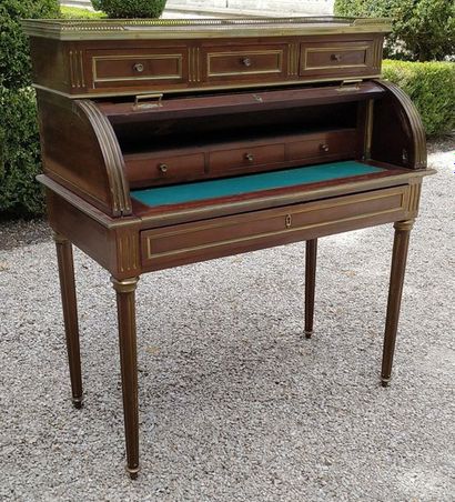 null CYLINDER OFFICE in mahogany and mahogany veneer opening by a drawer in belt,...