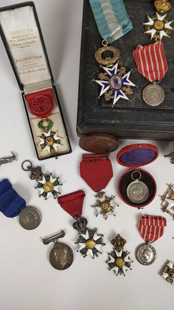  Important COLLECTION of medals, orders of chivalry and various awards. (as is)