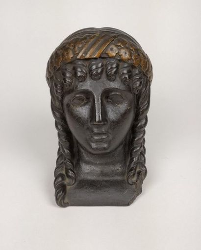  ATHENIAN HEAD in blackened and gilded wood. XIXth century Height: 22 cm (some m...