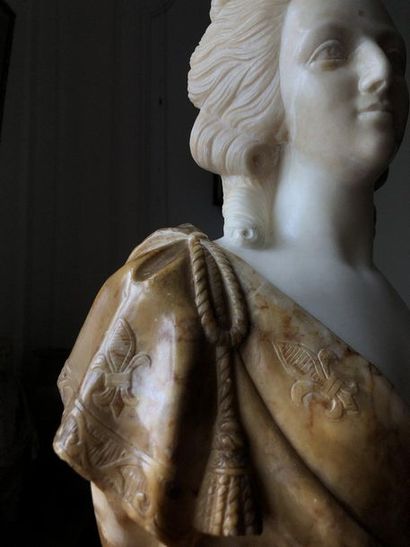 null D'après Félix LECOMTE (1737-1817) Buste de Marie-Antoinette Marbre blanc et...
