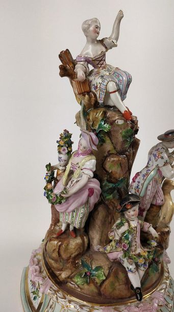 null MEISSEN (In the taste of) Important porcelain centerpiece decorated in polychrome...