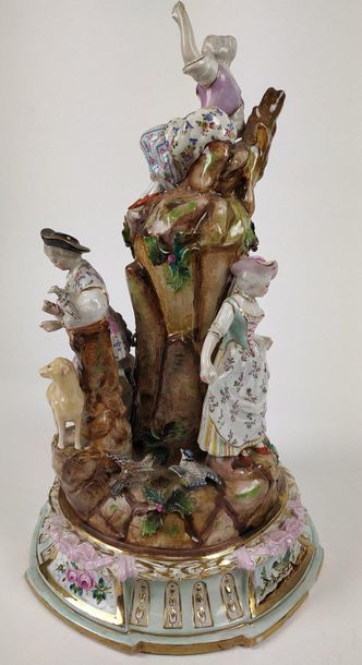 null MEISSEN (In the taste of) Important porcelain centerpiece decorated in polychrome...