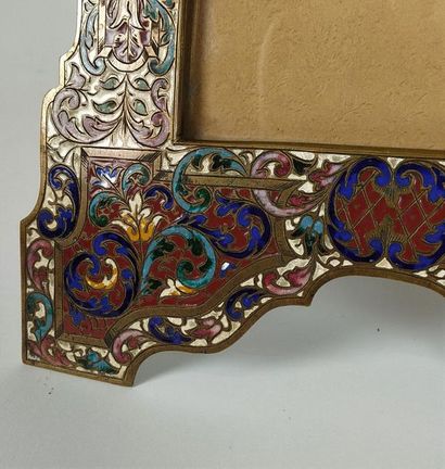 null FRAME in bronze and cloisonné enamels with animated contour. Late 19th century...