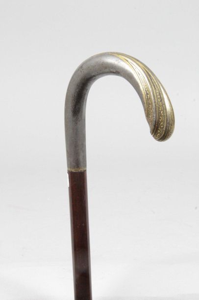 null Toledo steel pommel handle with gold inlay decoration. D : 71 cm. (Missing the...