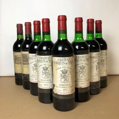 
8 bouteilles : 1 CHÂTEAU DUHART MILON 1976...