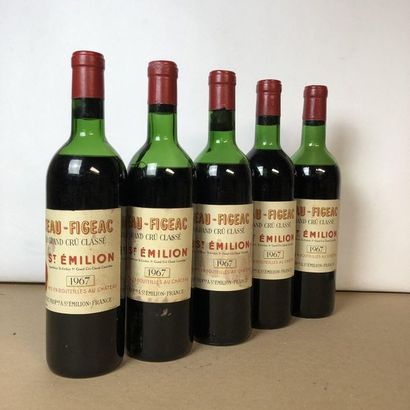 null 5 bouteilles CHÂTEAU FIGEAC 1967 1er GCC (B) Saint-Emilion (niveaux : 1 léger...