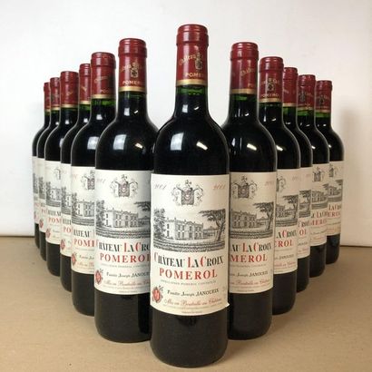 null 12 bouteilles CHÂTEAU LA CROIX 2001 Pomerol (étiquettes fanées)