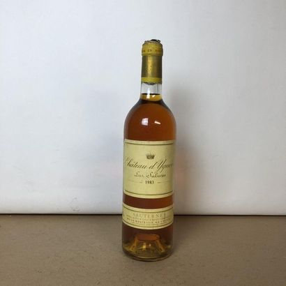 null 1 bouteille CHÂTEAU D'YQUEM 1983 1er Cru Supérieur Sauternes (étiquette fanée,...