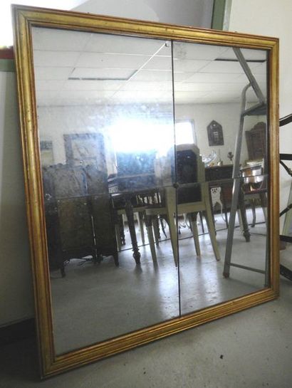 null Un miroir ancien en quatre parties, cadre en bois doré. 115x106