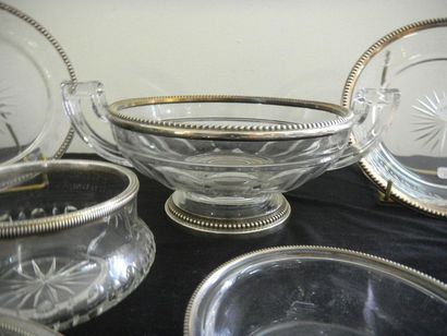 null 8 pieces of silver-mounted glass, one of which is damaged.