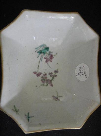 null A square bowl in glazed china. 19th century.