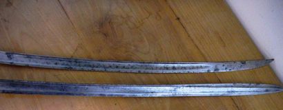null Set of two swords, one bearing the mark of Chatellerault.