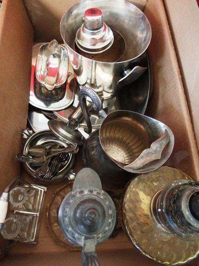 null A batch of silver plated metal (cutlery, champagne bucket, gravy boat, ewer,...