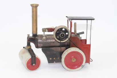 null Fleischmann road roller

Fleischmann steam roller, sheet metal and brass, complete...