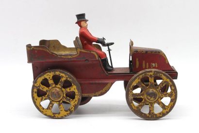 null Automobile tonneau, jouet 1900

Tonneau en tôle peinte et fonte, entrainement...