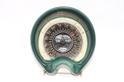 null Ashtray counter Simca Aronde 1300

Glazed earthenware ashtray in the shape of...