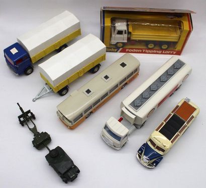 null Dinky Toys & Tekno- Camions et Bus

Toutes les miniatures sont au 1/43 ème.

-...