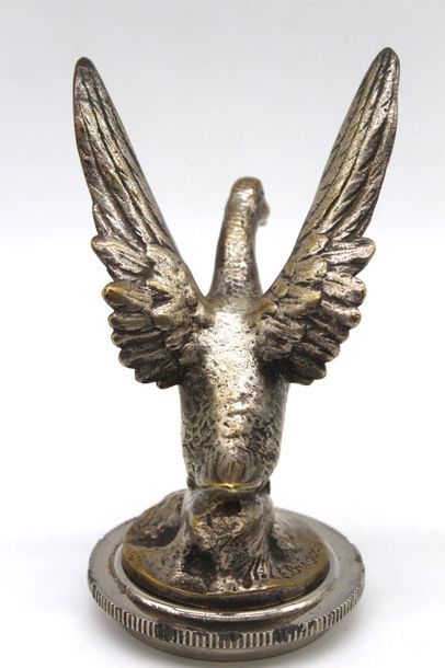 null Oie

Mascotte de radiateur "Oie" Bronze nickelé, signée E. Brégeon.

H: 14 ...