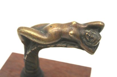 null Pommeau de Canne

Pommeau de canne, début du siècle en bronze argenté : femme...