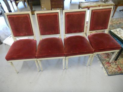 null Suite de quatre chaises laquées blanc de style Louis XVI, dossier rectangulaire,...