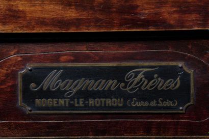 null Piano mécanique de marque MAGNAN Frères à NOGENT le ROTROU (Eure et Loire)....
