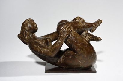 null ANTONIUCCI VOLTI (1915-1989) Femme sur le dos Épreuve en bronze à patine brune,...