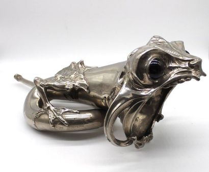 null Carlo BUGATTI ( 1856-1940)

Frog Alarm

Art-Nouveau style horn, head and legs...