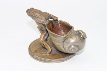 null Paul Francis LOUCHET

Frog pulling/pulling a shell

Mascot signed Louchet chiseler,...